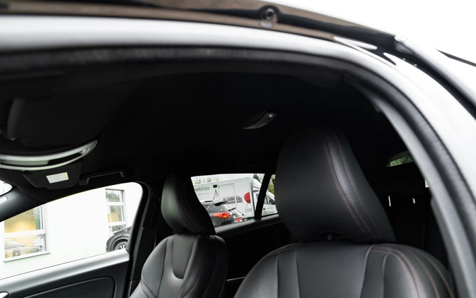 Volvo V60 Cross Country cena 87500 przebieg: 155000, rok produkcji 2015 z Suchedniów małe 781